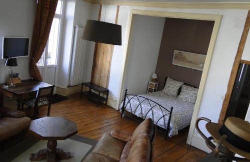 Tarascon-sur-Ariege Bed & Breakfast | Guest Rated 9.2: Belle Occitane with Child-Friendly Dining