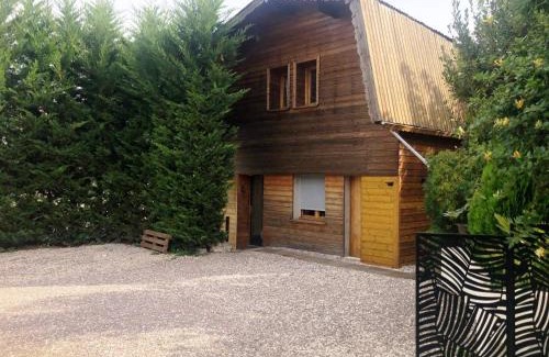 Chenove Bed & Breakfast | Relaxing Retreat at Chambres d'Hôte Dijon Clair de Lune