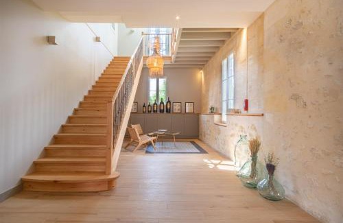 Lignan-de-Bordeaux Bed & Breakfast | Elegant Stay at Château de Seguin with Child-Friendly Amenities