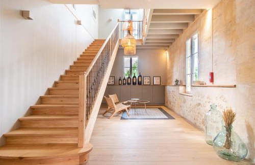 Lignan-de-Bordeaux Bed & Breakfast | Elegant Stay at Château de Seguin with Child-Friendly Amenities