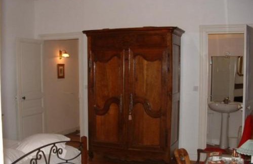 Montfort-le-Gesnois Bed & Breakfast | Child-Friendly Comfort at Chambres d'hôtes Le Pont Romain