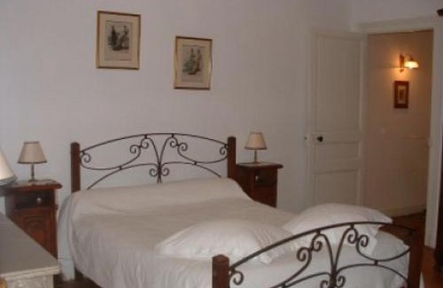 Montfort-le-Gesnois Bed & Breakfast | Child-Friendly Comfort at Chambres d'hôtes Le Pont Romain