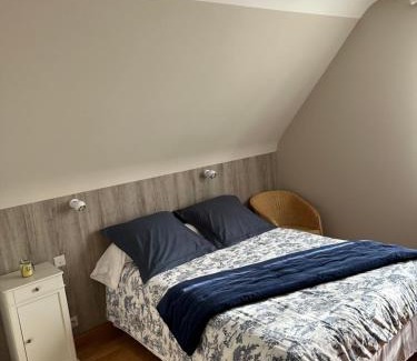 Villaines-la-Juhel Bed & Breakfast | Elegant Stay at Chambres d'hôtes Le Bignon with Hot Tub