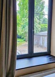 Lens House | Cozy Rooms Just Minutes from Pairi Daiza & Paris JO