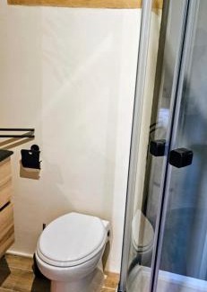 Lens House | Cozy Rooms Just Minutes from Pairi Daiza & Paris JO