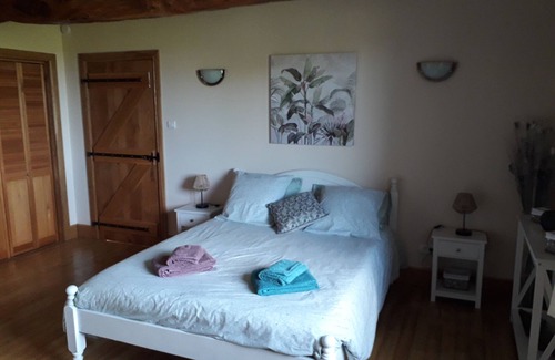 Saint-Auvent Bed & Breakfast | Discover the Unique Chambres D'hôtes à L'art'elier Experience