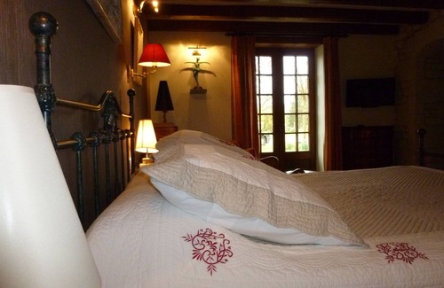 Bossee House | Relaxing Retreat at Chambres d'hôtes au clos de Beaulieu
