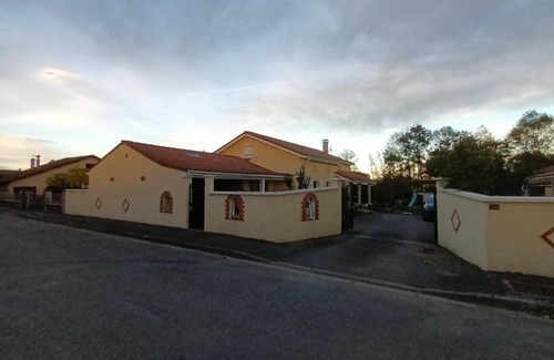 Lagrange Bed & Breakfast | Cozy Guesthouse at the Foot of the Pyrenees - 9/10 Rating