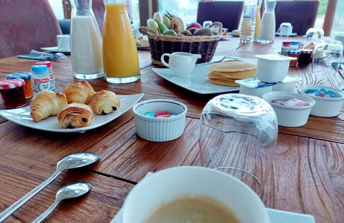Huisnes-sur-Mer Bed & Breakfast | Cozy Homestay Experience - Bed & Breakfast Retreat