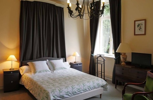 Lannoy Bed & Breakfast | Discover Comfort at Chambres d'Hôtes Château de Courcelette