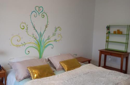 Coutances Bed & Breakfast | Delightful Chambres d'Hôtes Couleurs d'Elvine - 9/10 Score