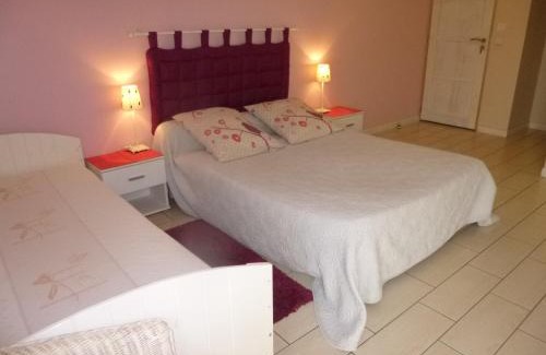Gahard Bed & Breakfast | Welcoming Chambres d'Hôtes de Céline et David Await You