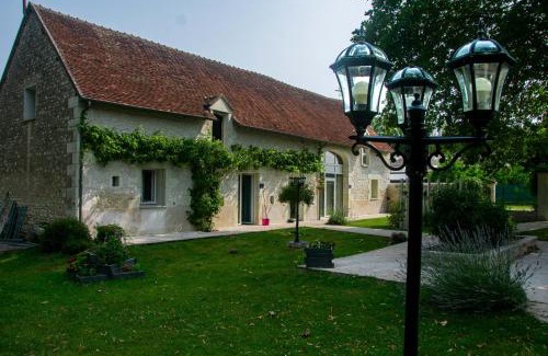 Couffy Apartment | Relaxing Stay Near Zoo de Beauval with Pool & Family Amenities