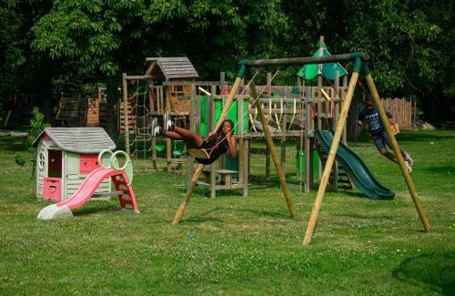 Couffy Apartment | Relaxing Stay Near Zoo de Beauval with Pool & Family Amenities