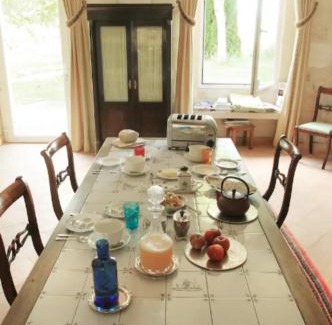 Saint-Trojan Bed & Breakfast | Enchanting Accommodations in a Vineyard with Ocean Views