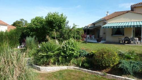 Limoges Bed & Breakfast | Delightful Chambres d'Hôtes de l'Auraine - Pet Friendly Stay