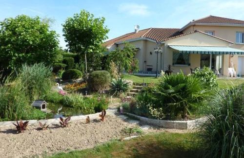 Limoges Bed & Breakfast | Delightful Chambres d'Hôtes de l'Auraine - Pet Friendly Stay