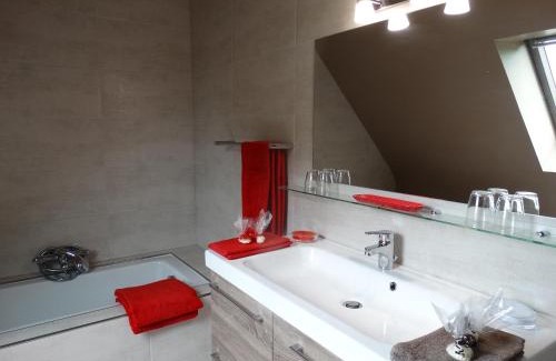 Plouigneau House | Unforgettable Stay at Chambres d'hôtes de la voie romaine
