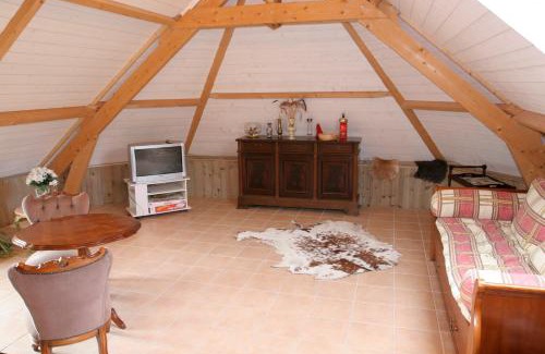 Tresboeuf Bed & Breakfast | Pet-Friendly Retreat at Chambres d'hôtes de Lunel