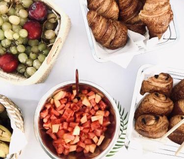 Courthezon Bed & Breakfast | Discover Domaine de Cristia: Guest Rated 9/10 with Dining