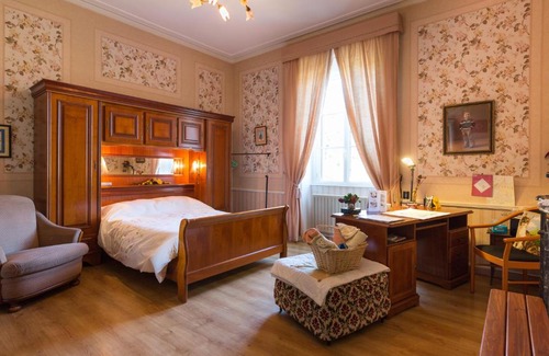 Pipriac Bed & Breakfast | Cozy Retreat at Chambres d'Hôtes du Chalet de Caharet