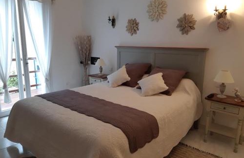 Belcodene Bed & Breakfast | Relaxing Chambers d'Hôtes with Pool, Spa & Tennis Access