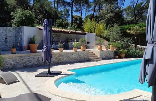 Belcodene Bed & Breakfast | Relaxing Chambers d'Hôtes with Pool, Spa & Tennis Access