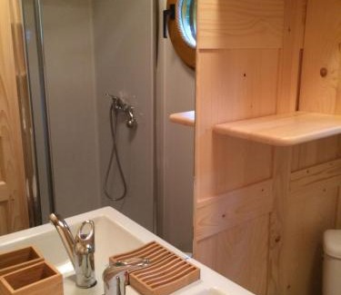 Le Breuil Bed & Breakfast | Explore Au Bonheur Du Parc: Oceanfront Retreat & Pool