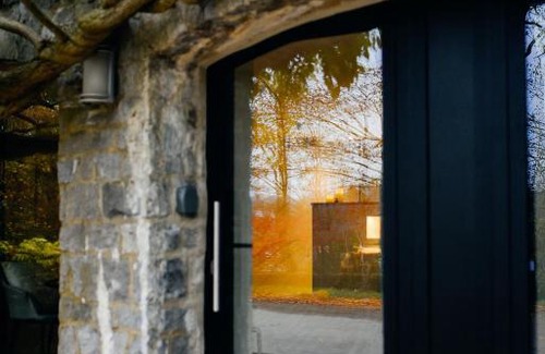 Maubroux Bed & Breakfast | Welcoming Eucalyptus and Glycine B&B with Hot Tub Access