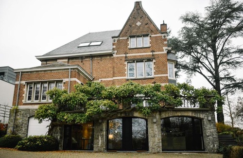 Maubroux Bed & Breakfast | Welcoming Eucalyptus and Glycine B&B with Hot Tub Access