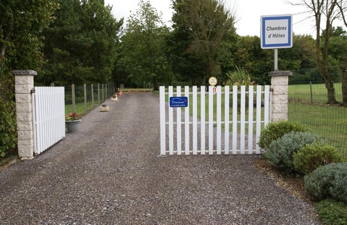 Farges-en-Septaine Bed & Breakfast | Elegant Chambres d'Hôtes Domaine d'Augy with Ocean View