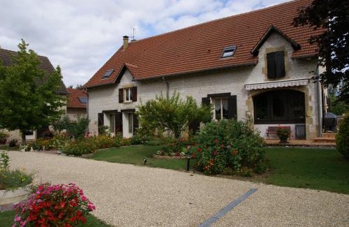 Farges-en-Septaine Bed & Breakfast | Elegant Chambres d'Hôtes Domaine d'Augy with Ocean View