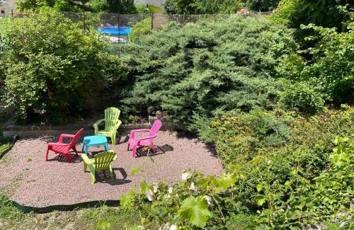Mussey-sur-Marne Bed & Breakfast | Charming Oceanfront Home with High Guest Ratings
