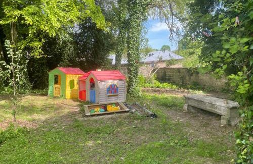 Mussey-sur-Marne Bed & Breakfast | Charming Oceanfront Home with High Guest Ratings