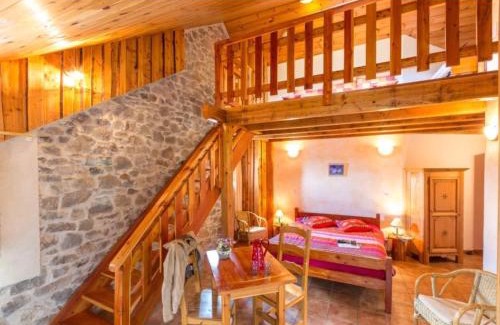 Pont-du-Fosse Bed & Breakfast | Oceanfront Retreat at Chambres d'hôtes l'Abondance - Rated 9.4