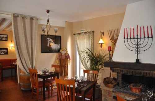 Orry-la-Ville Bed & Breakfast | Cozy Chambres d'Hôtes L'Alezan with Family-Friendly Dining