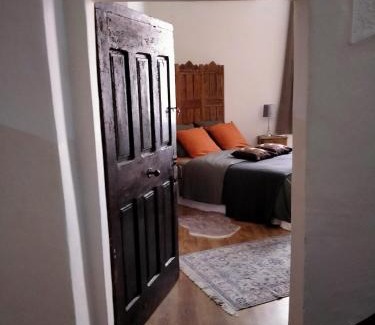 Orange Bed & Breakfast | Inviting chambres d'hôtes l'atrium - Perfect for Families