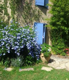 Vic-la-Gardiole Bed & Breakfast | Unforgettable Stay at Chambres d'hôtes Lou Félibre