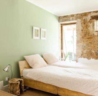 Saint-Seine Bed & Breakfast | Inviting Chambres d'hôtes La Cressonne with Oceanfront Views