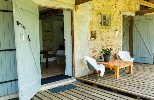 Saint-Seine Bed & Breakfast | Inviting Chambres d'hôtes La Cressonne with Oceanfront Views