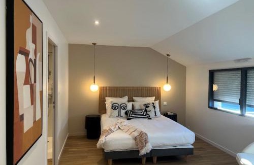 La Menardais Apartment | Inviting Stay at Chambres d'hôtes 'La Clairière aux Chênes'