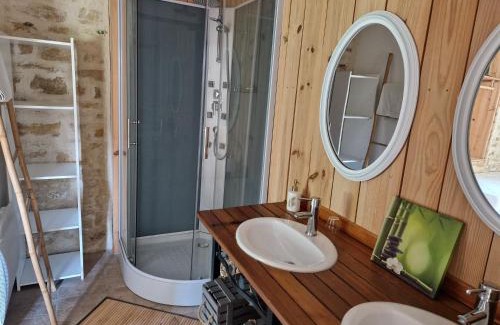 Corpe Bed & Breakfast | Pet-Friendly Getaway at Chambres d'hôtes La Frise