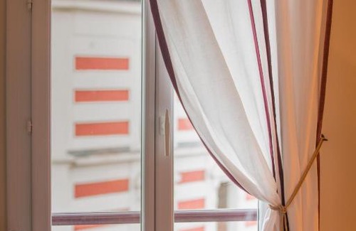 14th Arrondissement Bed & Breakfast | Elegant Chambres d'hôtes La Maison Hippolyte - Child Friendly
