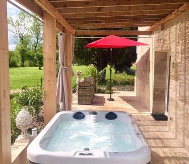 Albi House | Relaxing Retreat at Chambres d'hôtes La Mascrabiere BED & SPA