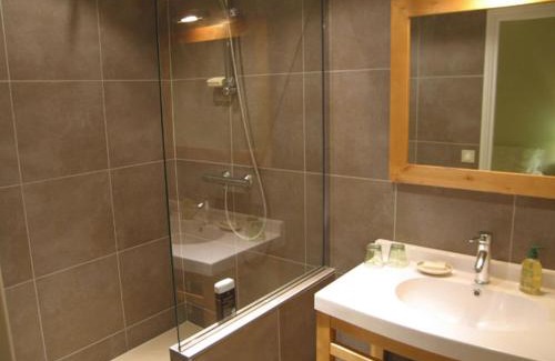 Thure Bed & Breakfast | Oceanfront Stay at Chambres d'Hôtes Le Château de la Plante