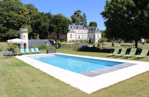 Thure Bed & Breakfast | Oceanfront Stay at Chambres d'Hôtes Le Château de la Plante