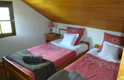 Saint-Dalmas Bed & Breakfast | Oceanfront Charm at Chambres d'hôtes le génépi, Rated 8.9