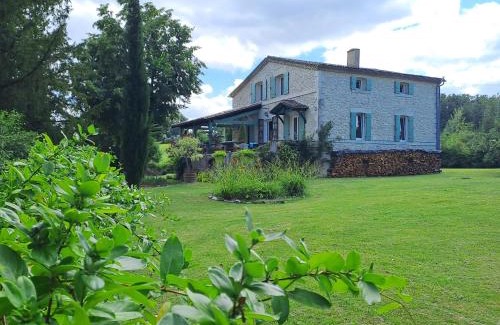 Plaisance Bed & Breakfast | Elegant Chambres d'hôtes Le Muguet with Oceanfront Views