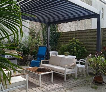 Saint-Floxel Bed & Breakfast | Cozy Oceanfront Retreat at Chambres d'hôtes les Clématites