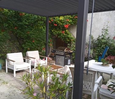 Saint-Floxel Bed & Breakfast | Cozy Oceanfront Retreat at Chambres d'hôtes les Clématites